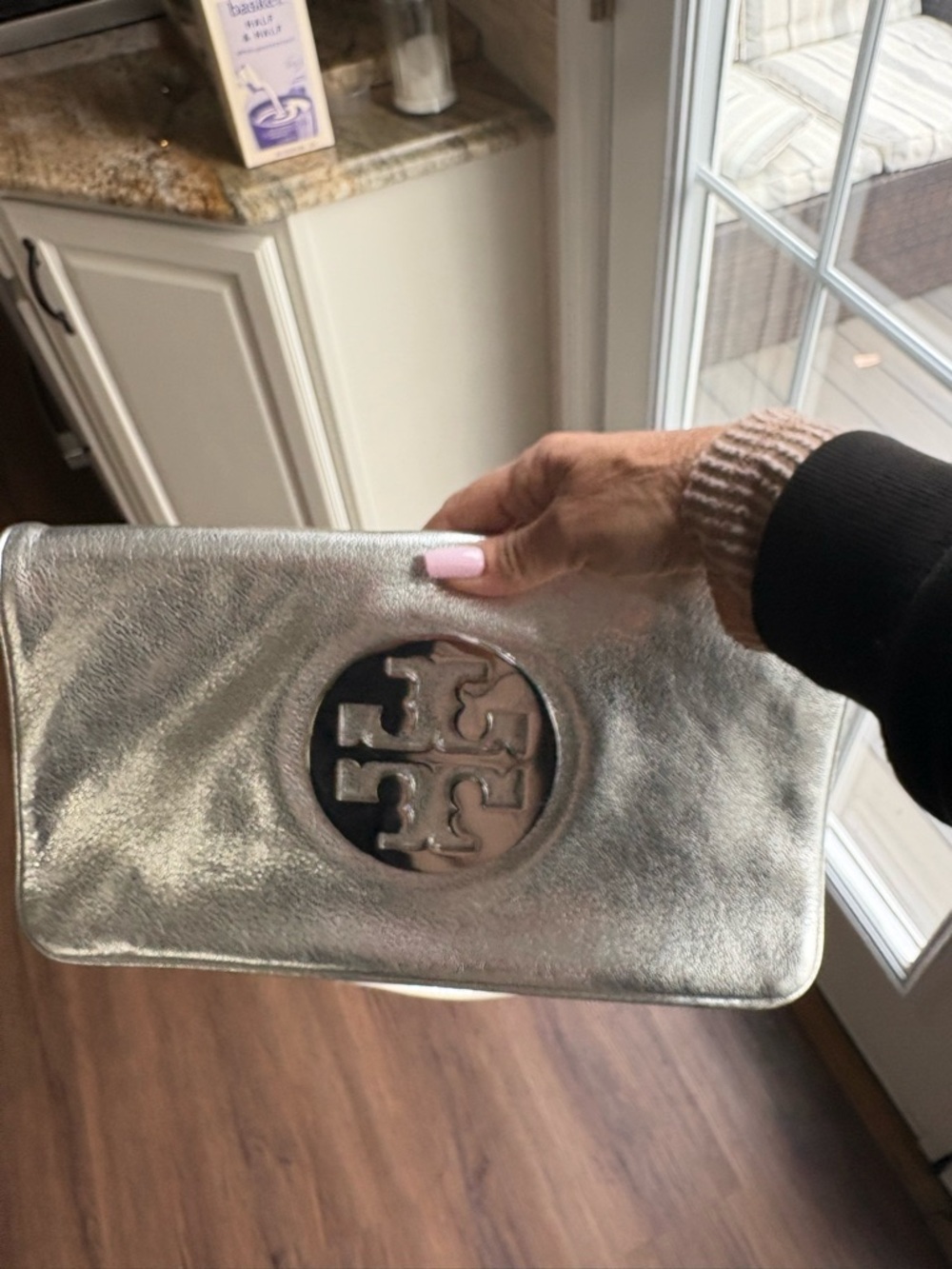 Tory Burch Silver Metallic Leather Chain Shoulder Clutch - Picture 3 of 11